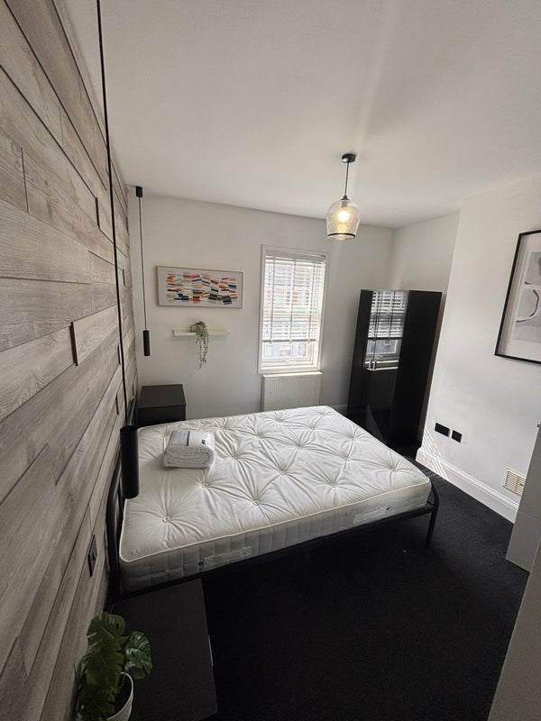 HMO Room with Ensuite, Eastbourne