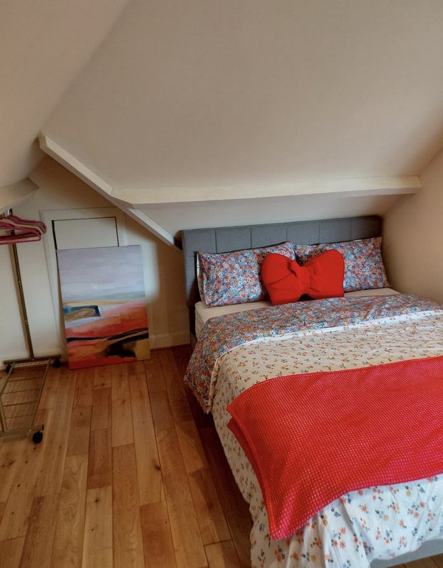En-Suite Room Beautiful Home Immediately Available, Hanger Lane
