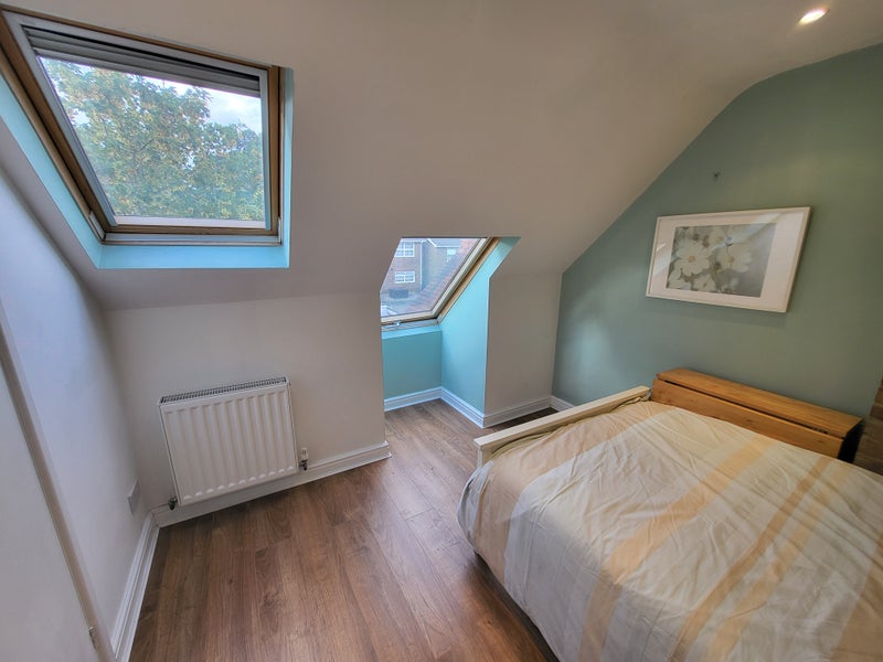 Apartment in Maidenhead, Furze Platt - View 2