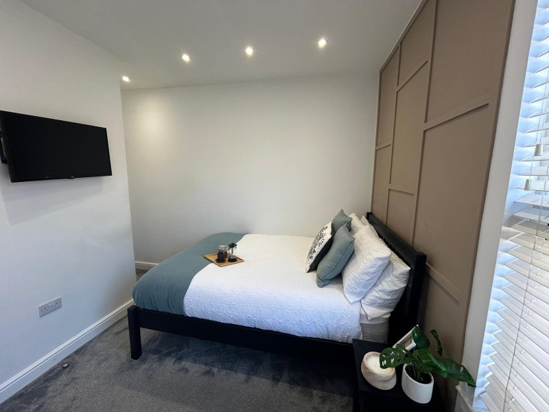Apartment in Rugby, Warwickshire - View 4