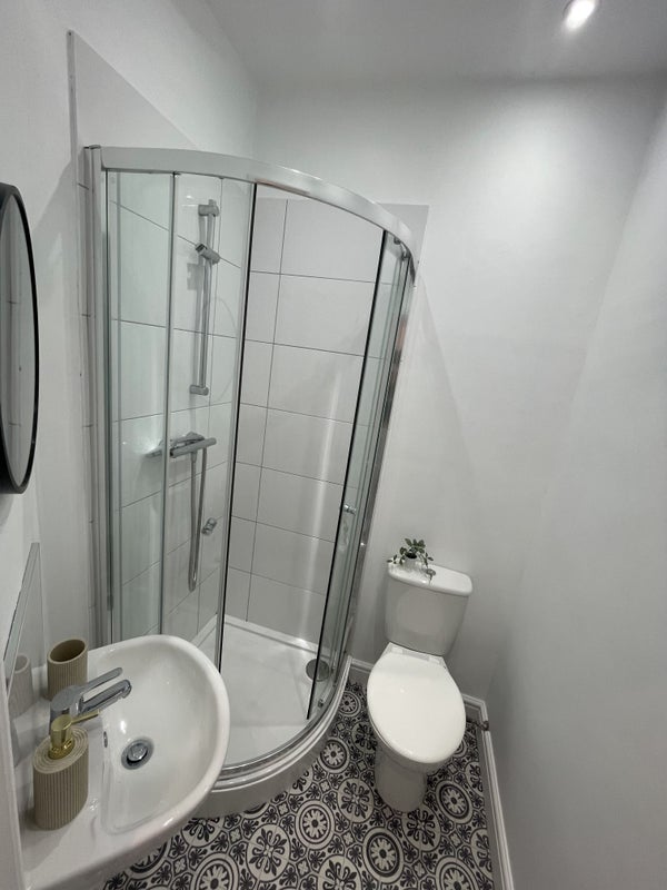 Apartment in Rugby, Warwickshire - View 6