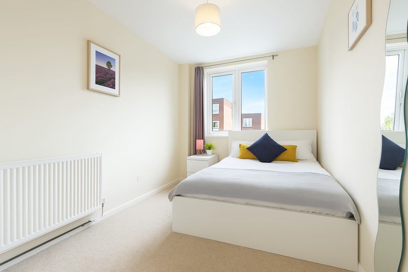 Photo 1: Bright double room