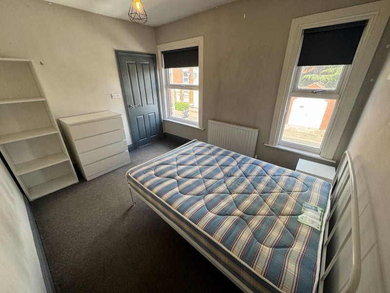Photo 1: Room 3