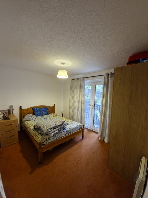 Photo 1: Bedroom 1