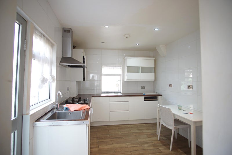 Apartment in Watford, Holywell Estate - More
