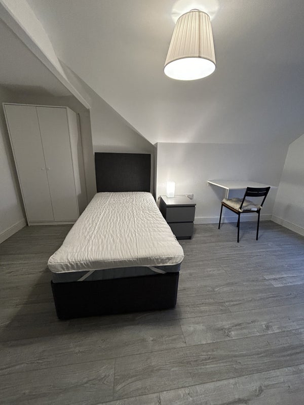 Apartment in Doncaster, Balby - View 2
