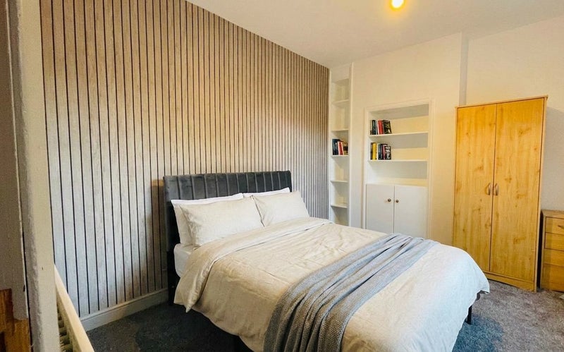 Apartment in Leicester, West End - View 4