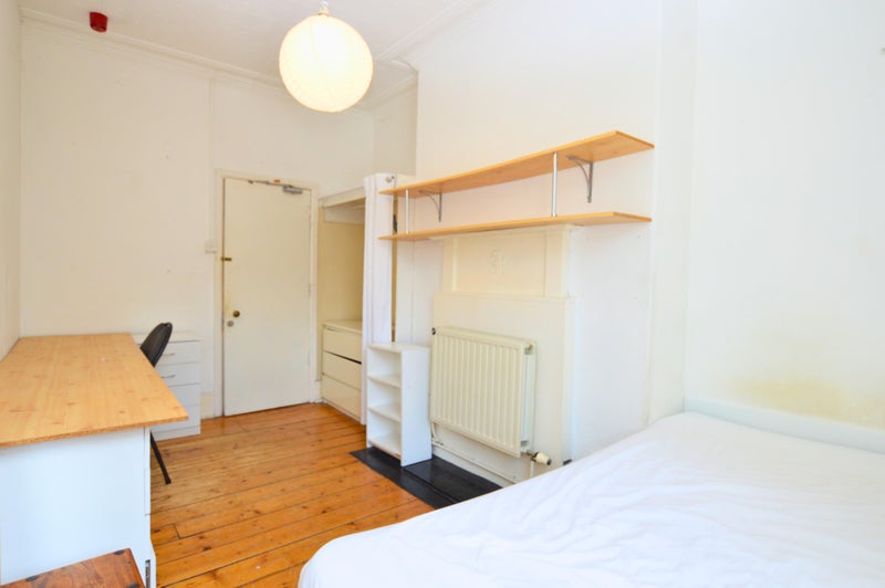 Apartment in Leeds, Woodhouse, West Yorkshire - View 6