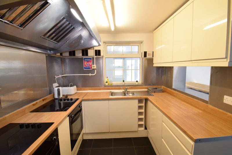 Apartment in London - More