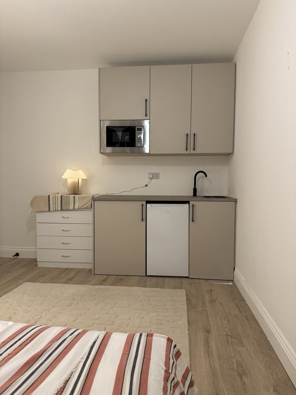 Apartment in London, Park Royal - More