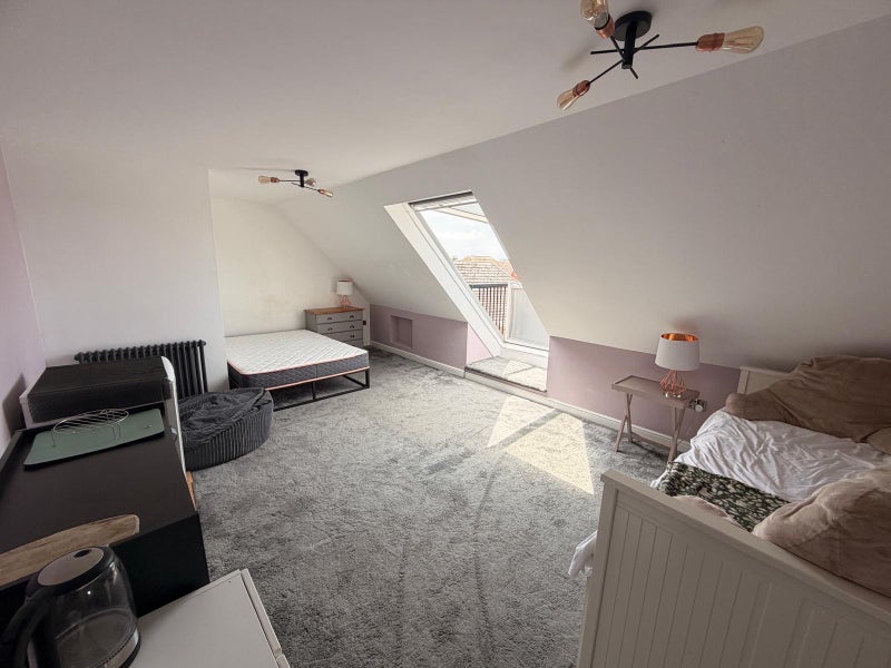Apartment in Worthing, West Sussex - View 2