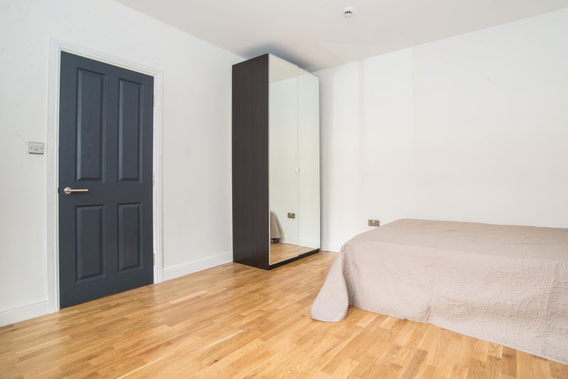 Apartment in London, London Borough of Lewisham - View 4