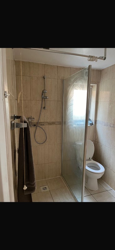 Apartment in Surrey Heath, Surrey - View 4