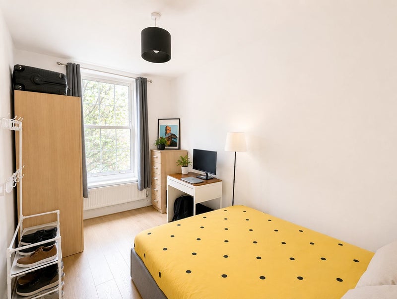 Photo 1: Bedroom 1