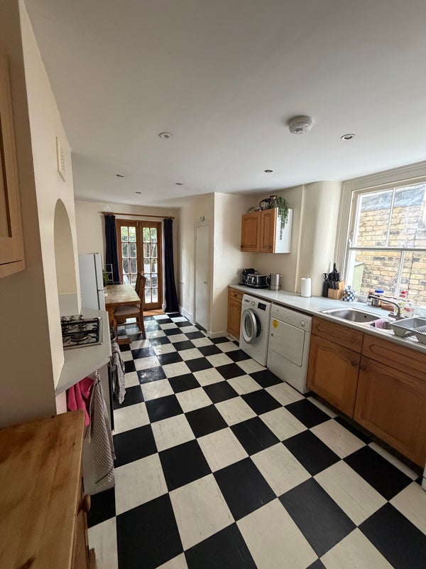 Apartment in London - More