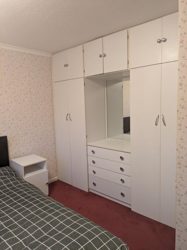 Apartment in Crawley, Tilgate - View 2