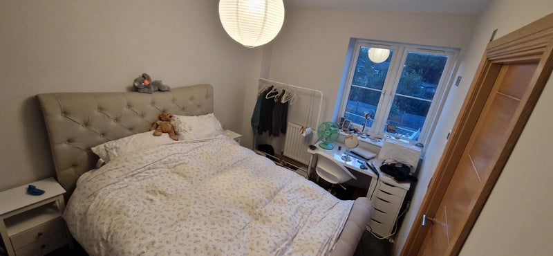 Photo 1: Bedroom