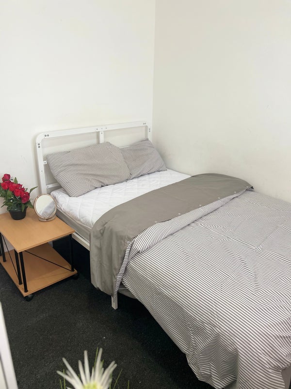 Room to let - View 6