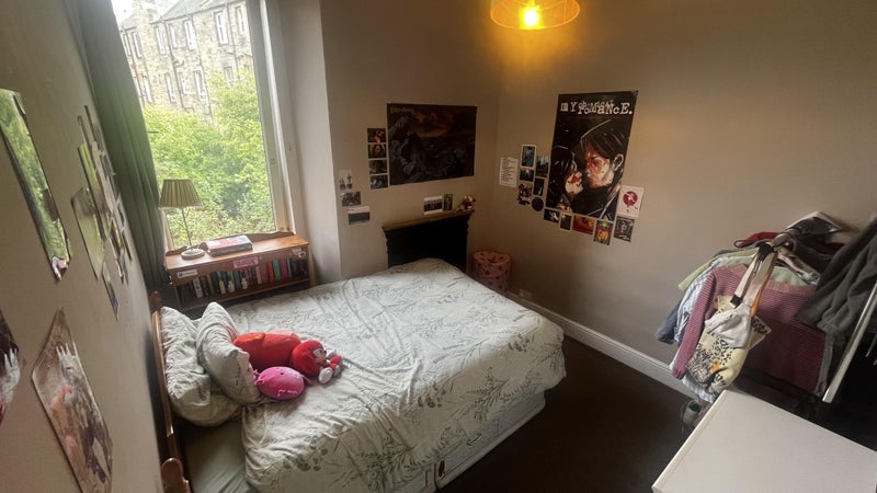 Photo 1: Double Bedroom