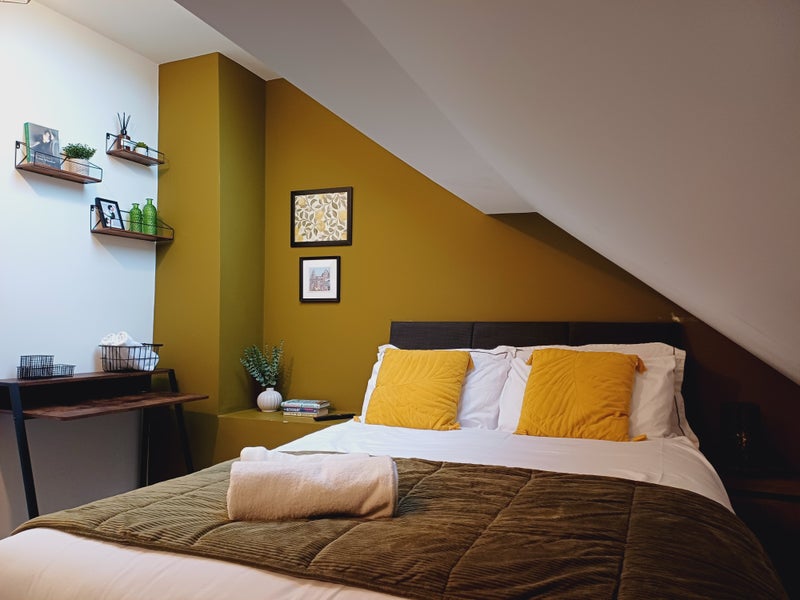 3 double rooms in modern Sefton park maisonette - View 6