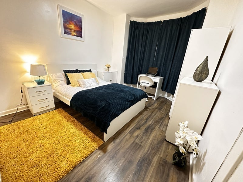 Apartment in Manchester, Whalley Range - View 2