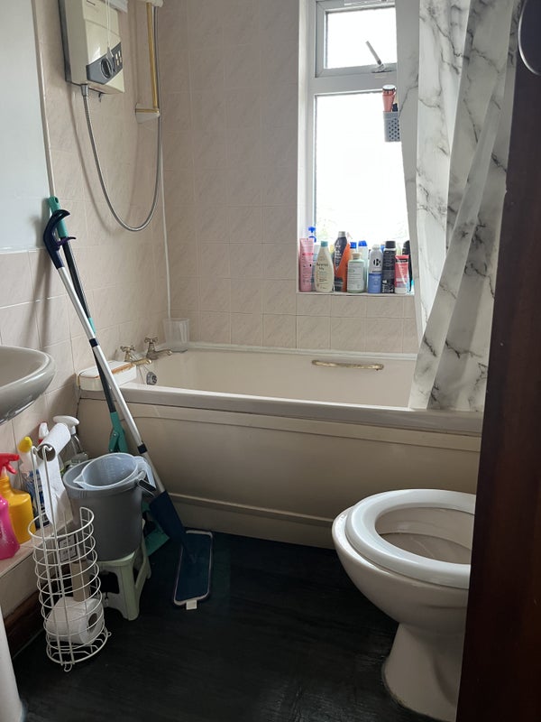 Apartment in Sandwell, West Midlands - View 4