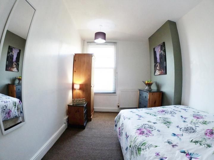 Apartment in Lincoln, Ermine East - View 2