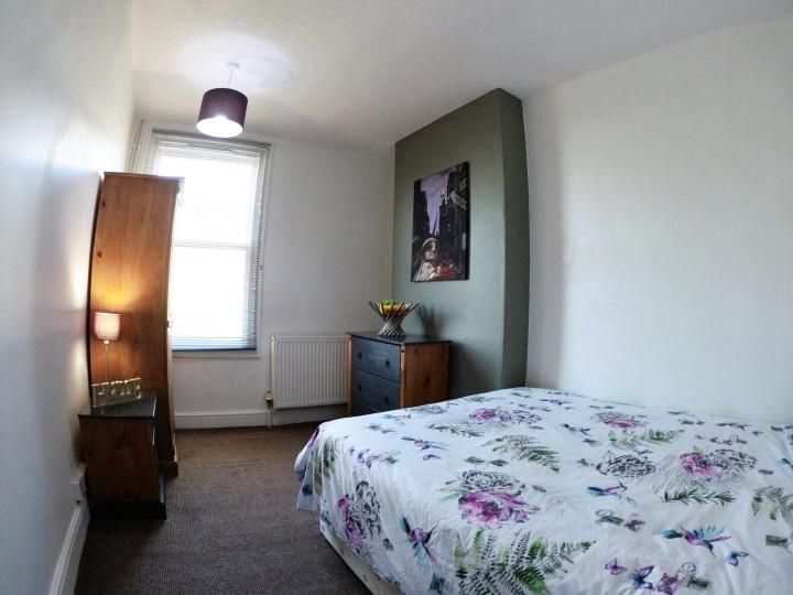 Apartment in Lincoln, Ermine East - More