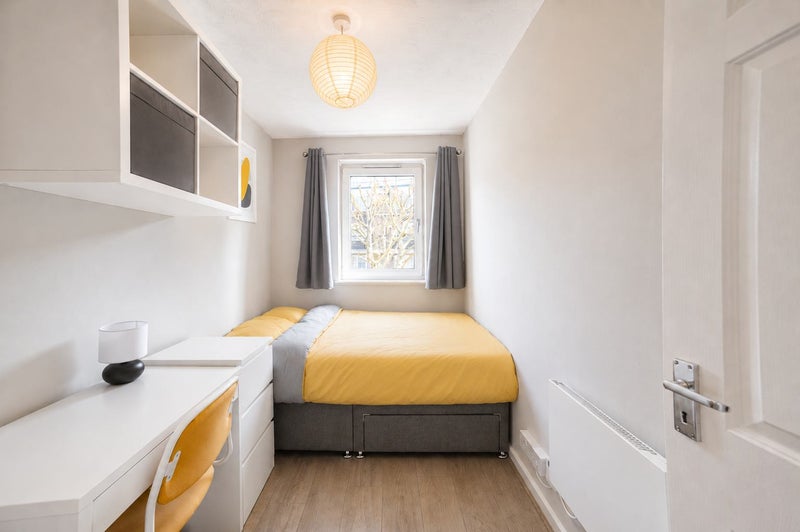 Apartment in London, Saint Matthias Estate, Poplar - View 4