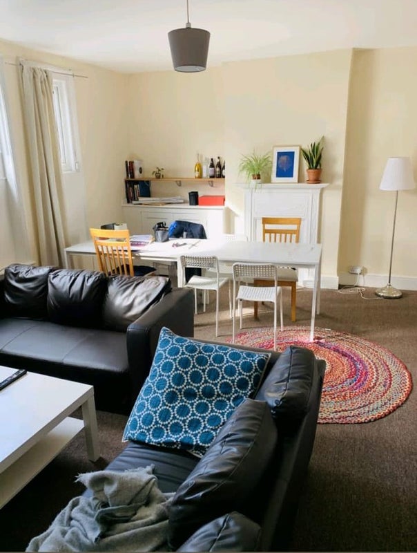 Photo 1: living room
