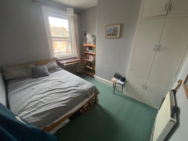 Photo 1: Bedroom