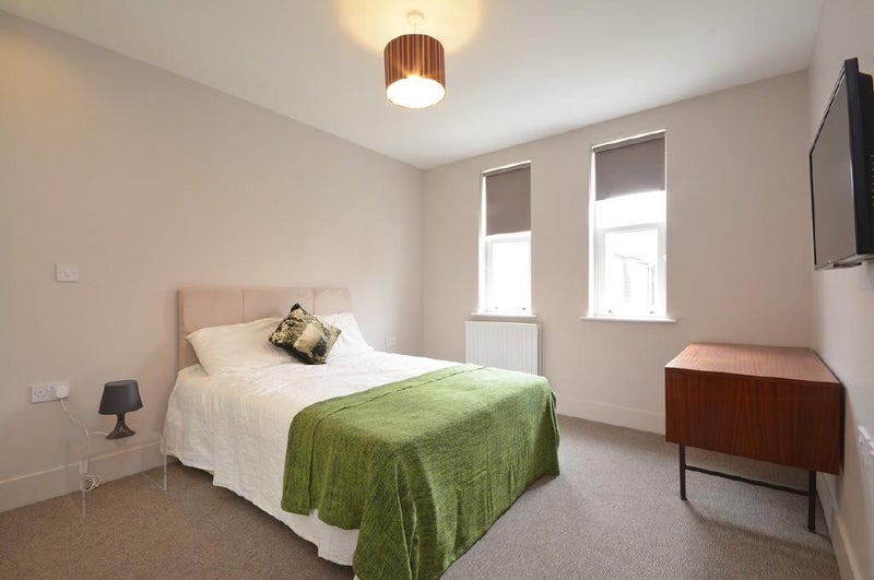 Photo 1: Room 2