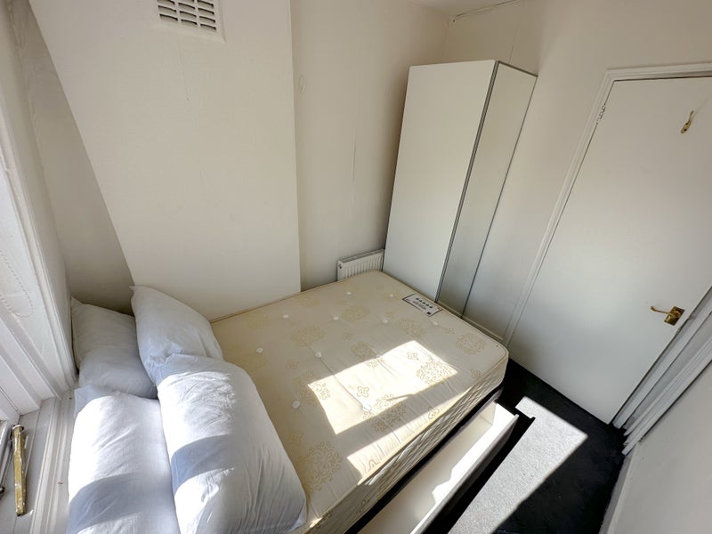 Apartment in London, Paddington - View 2