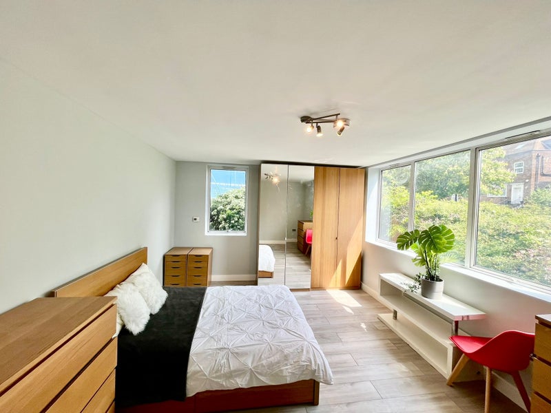 Apartment in London, St. John's Wood - View 2