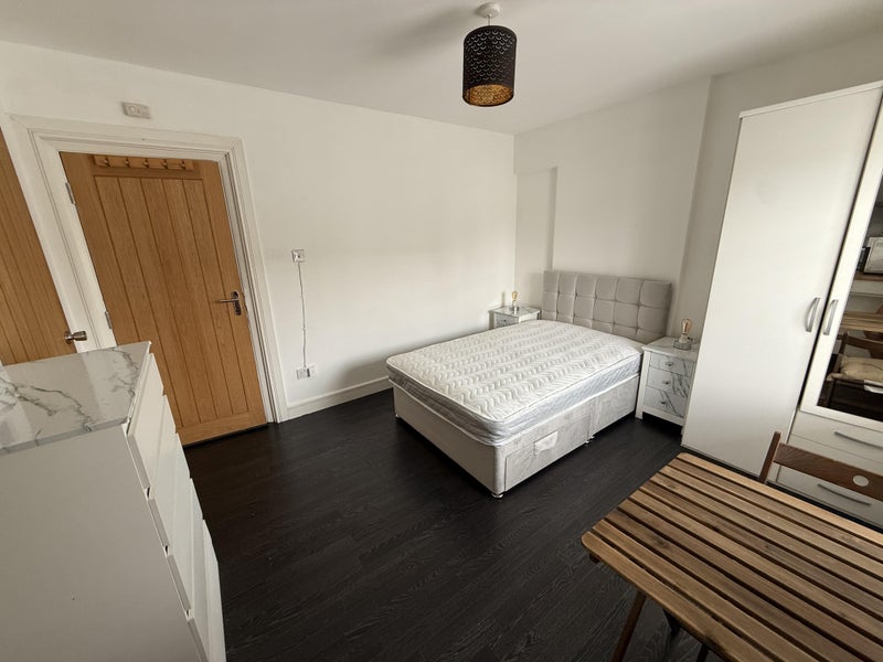 Apartment in London, Mitcham - View 4