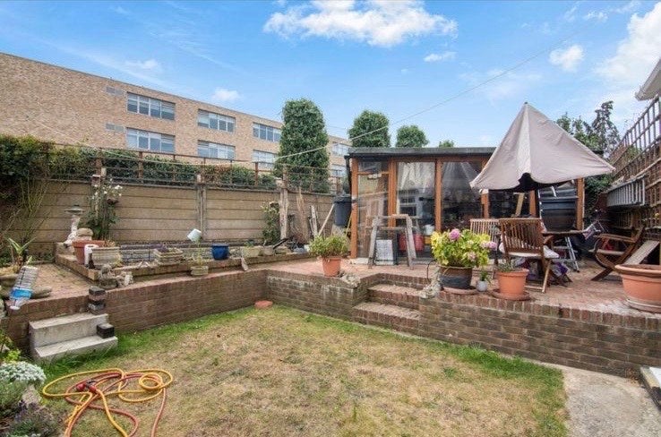 Apartment in London, Little Ilford - More