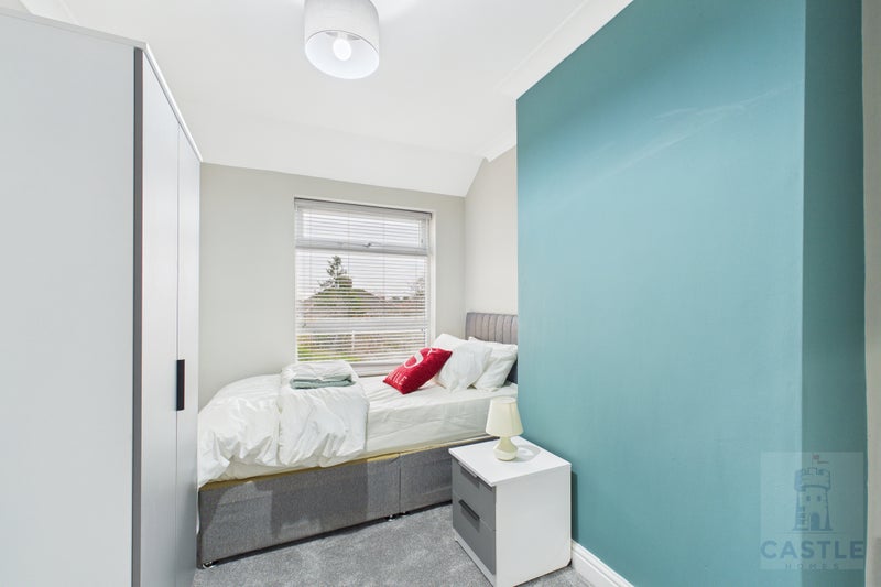 Photo 1: Room 2 - AVAILABLE