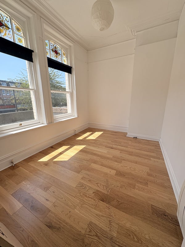 Apartment in London, Highbury - View 2