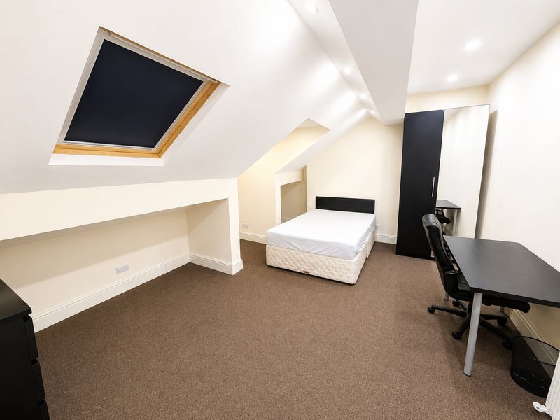 Apartment in Salford, Greater Manchester - View 2