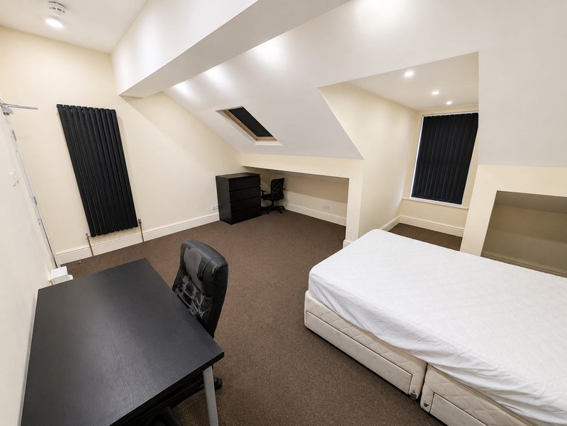 Apartment in Salford, Greater Manchester - View 4