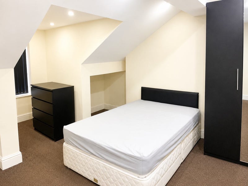 Apartment in Salford, Greater Manchester - View 6