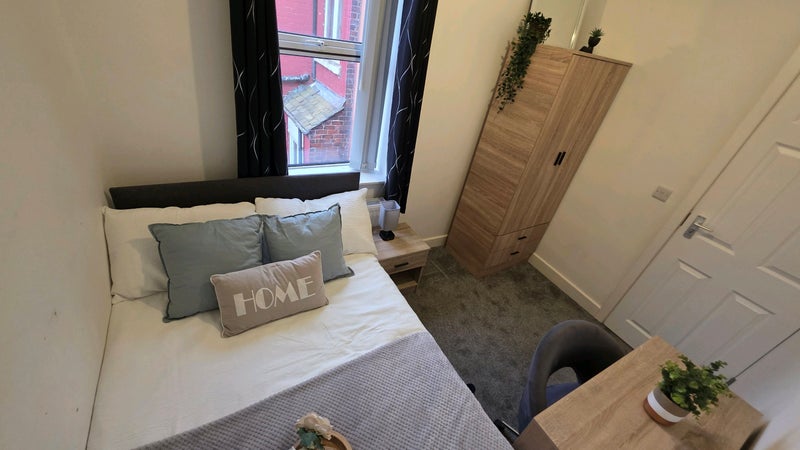 Apartment in Tameside, Greater Manchester - View 3
