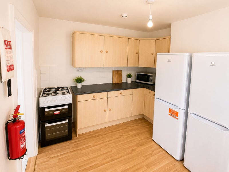 Apartment in Cambridge, Lynfield Court, Chesterton - View 2