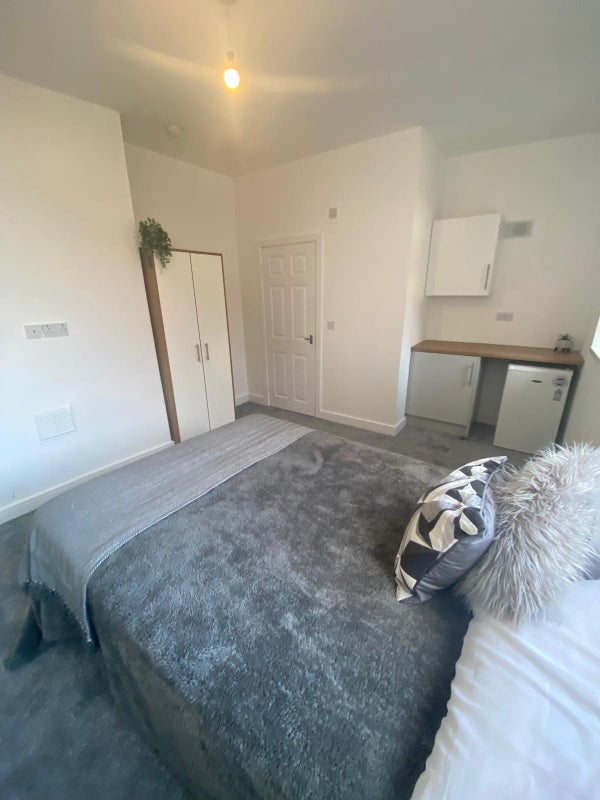 Apartment in Doncaster, South Yorkshire - View 2