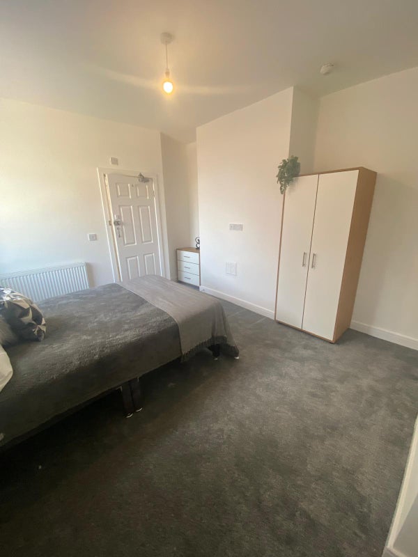 Apartment in Doncaster, South Yorkshire - View 6