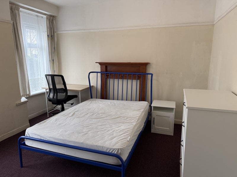Photo 1: Room