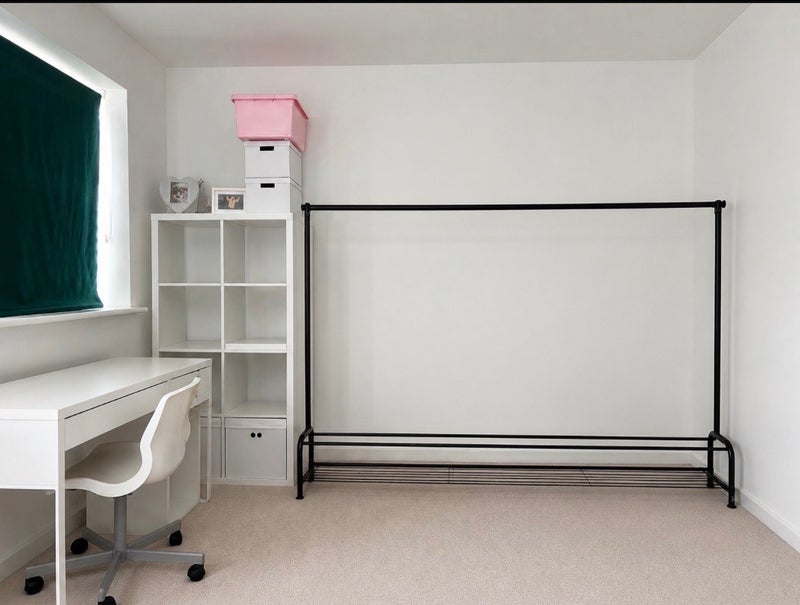 Photo 1: Double bedroom