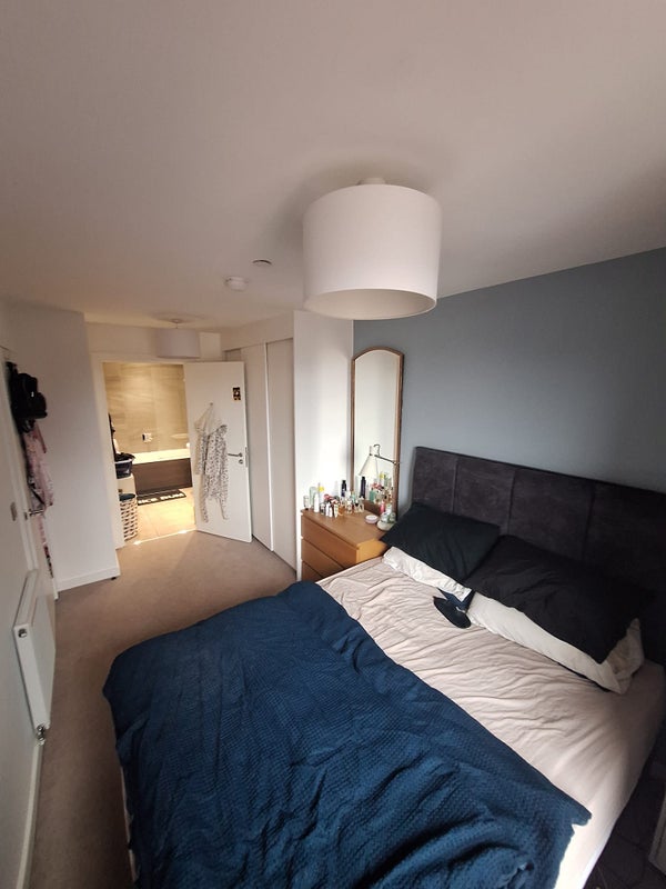 Photo 1: Room