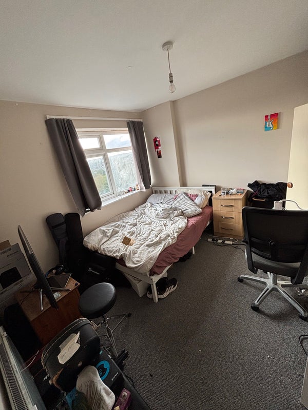 Photo 1: The bedroom on offer