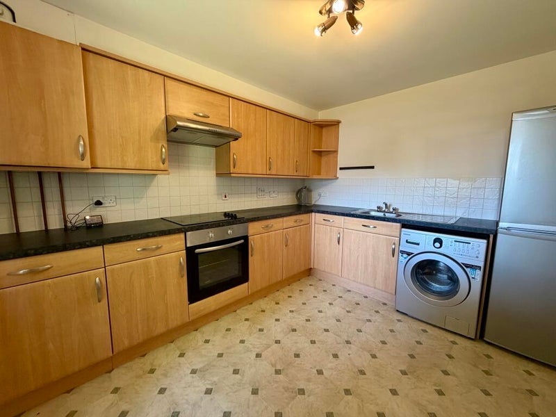 Photo 1: Kitchen 